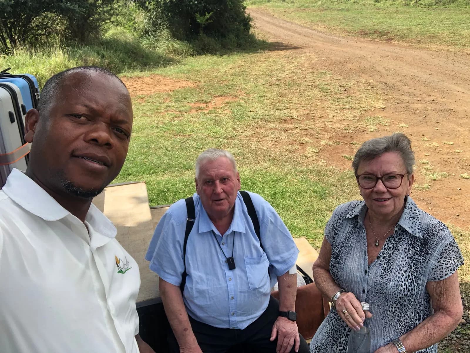 Khondlo Tours guide with guests at the start of a tour